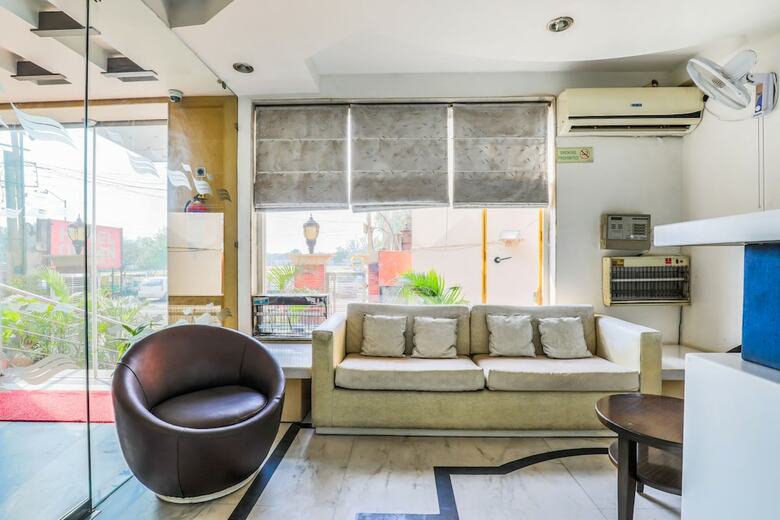 Fabhotel Ocean