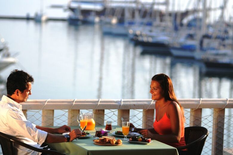 Hotel Ece Saray Marina Resort
