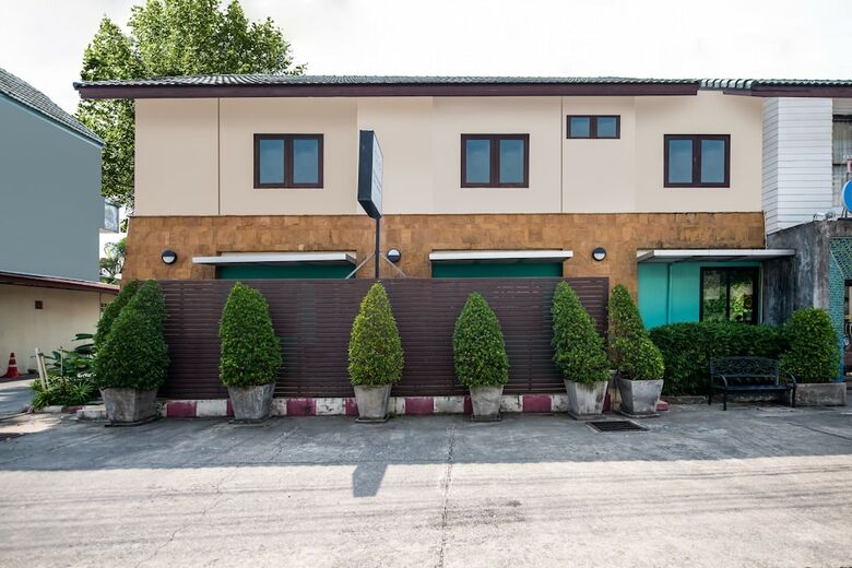 Hotel Oyo 345 The Click Guesthouse At Chalong