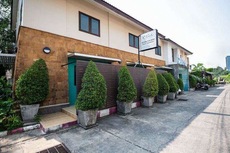 Hotel Oyo 345 The Click Guesthouse At Chalong