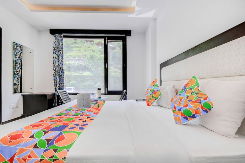 Hotel Fabescape River Regency
