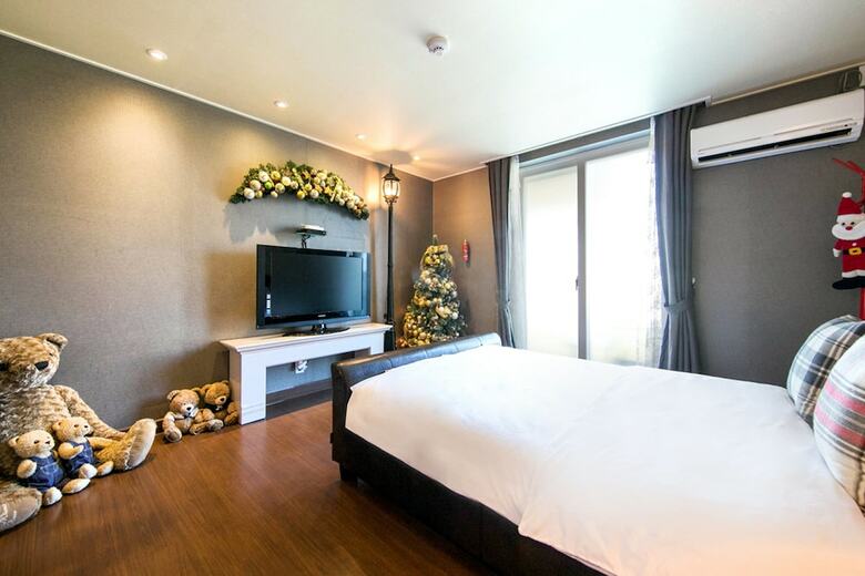 Apartamentos Christmaspension Pet Pension