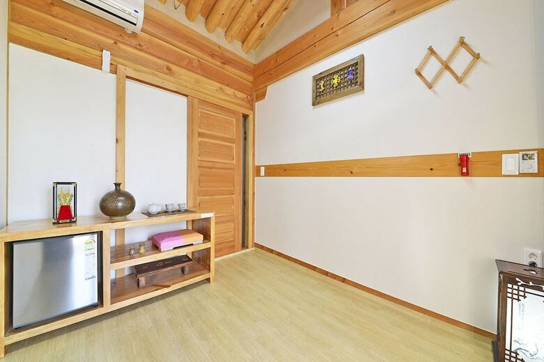 Pension Gyeongju Wadamjung Hanok