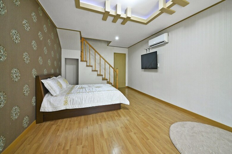 Pension Tongyoung Macalops