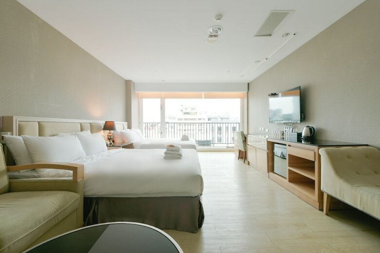 Champs Elysees Hotel