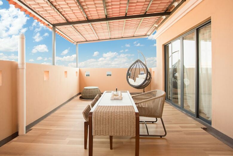 Aparthotel The Qube Hotel & Suite Vientiane