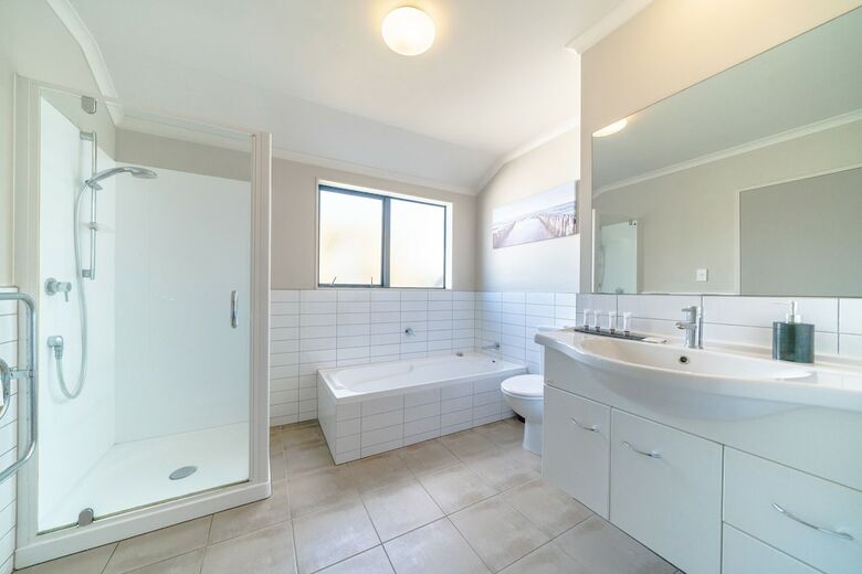 Glenfield Central Modern 1 Bdr Unit