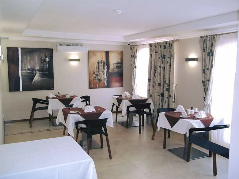 Regent Hotel Kgale