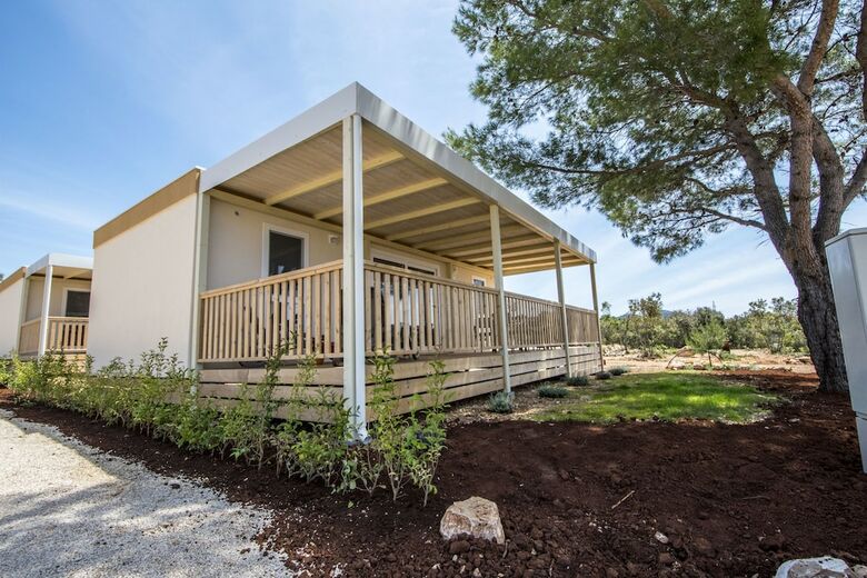 Mobile Homes At Camping Ugljan Resort