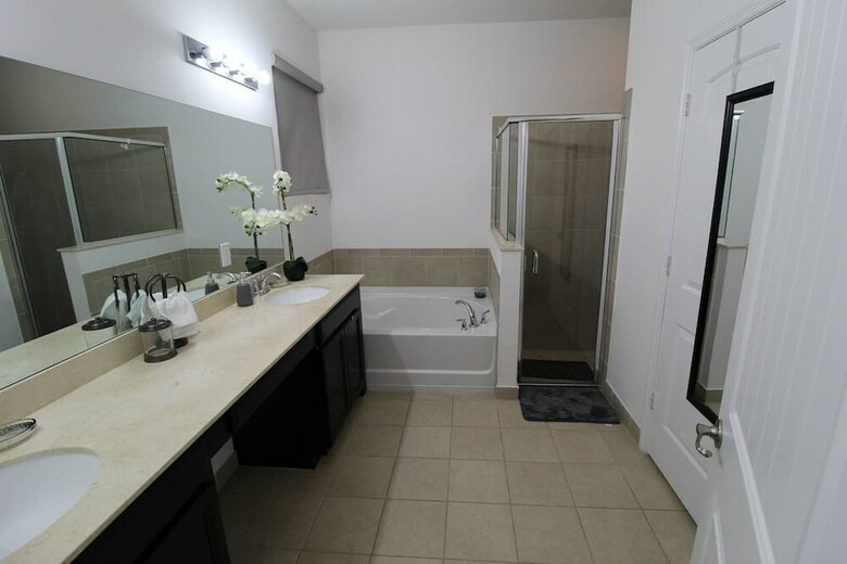 4br 3ba House In Miami By Asvr-12748