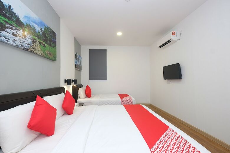 Hotel Oyo 89492 Carlton Inn Bukit Ubi