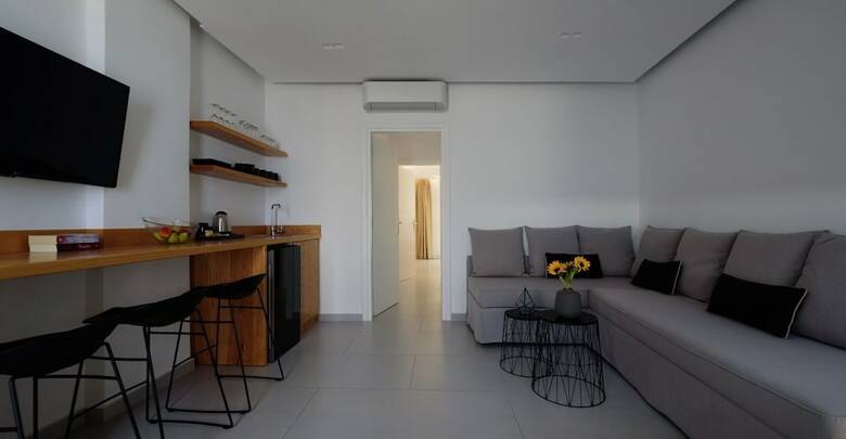 Hotel Harmony Suites
