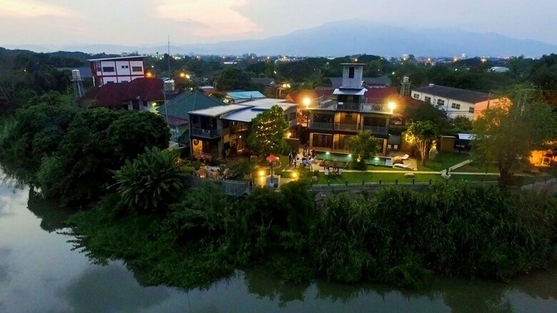 Riverside Luxury Pool Villa 88 Place