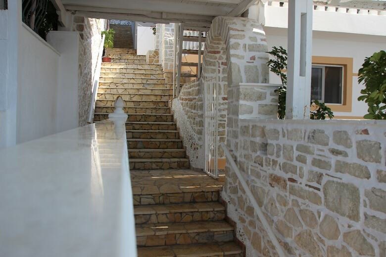 Aparthotel Qeparo Napolon Complex