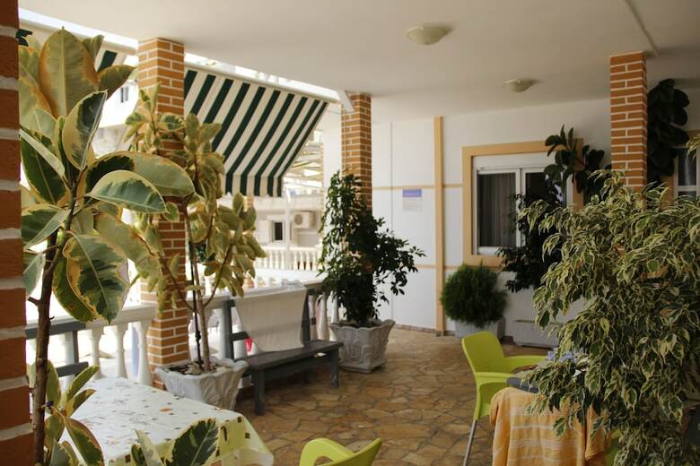 Aparthotel Qeparo Napolon Complex