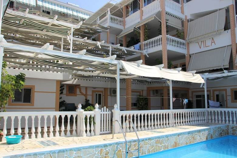 Aparthotel Qeparo Napolon Complex