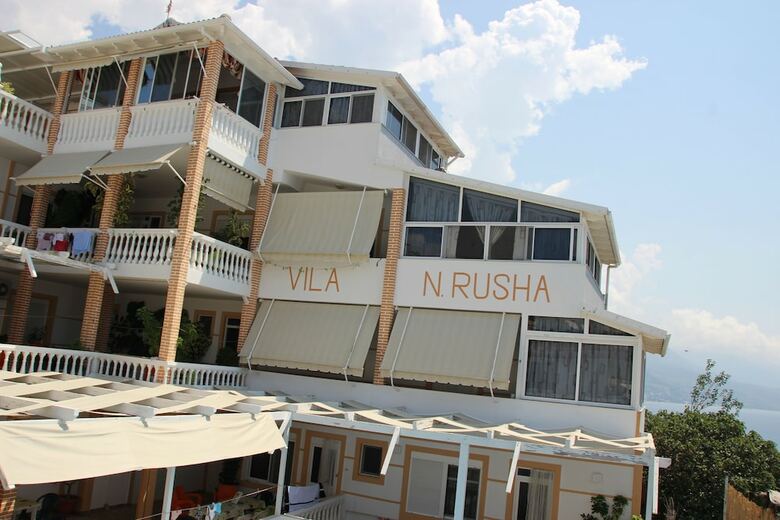 Aparthotel Qeparo Napolon Complex