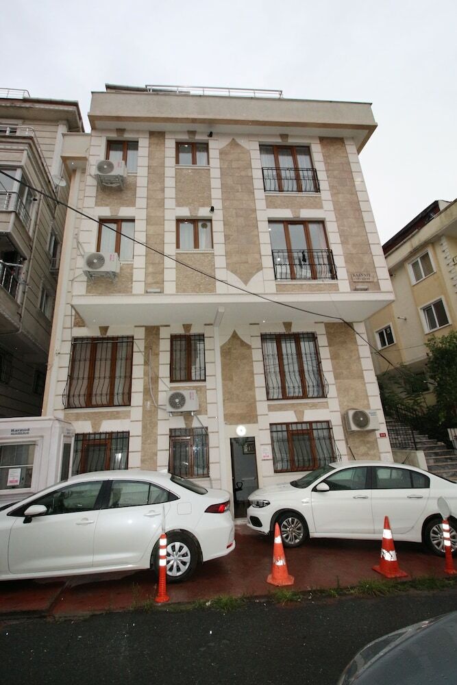 Karde?ler Apart