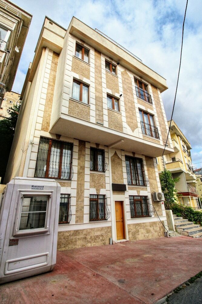 Karde?ler Apart
