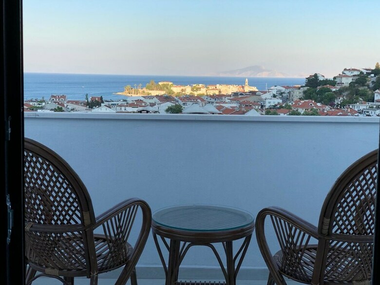 Pharos Boutique Hotel