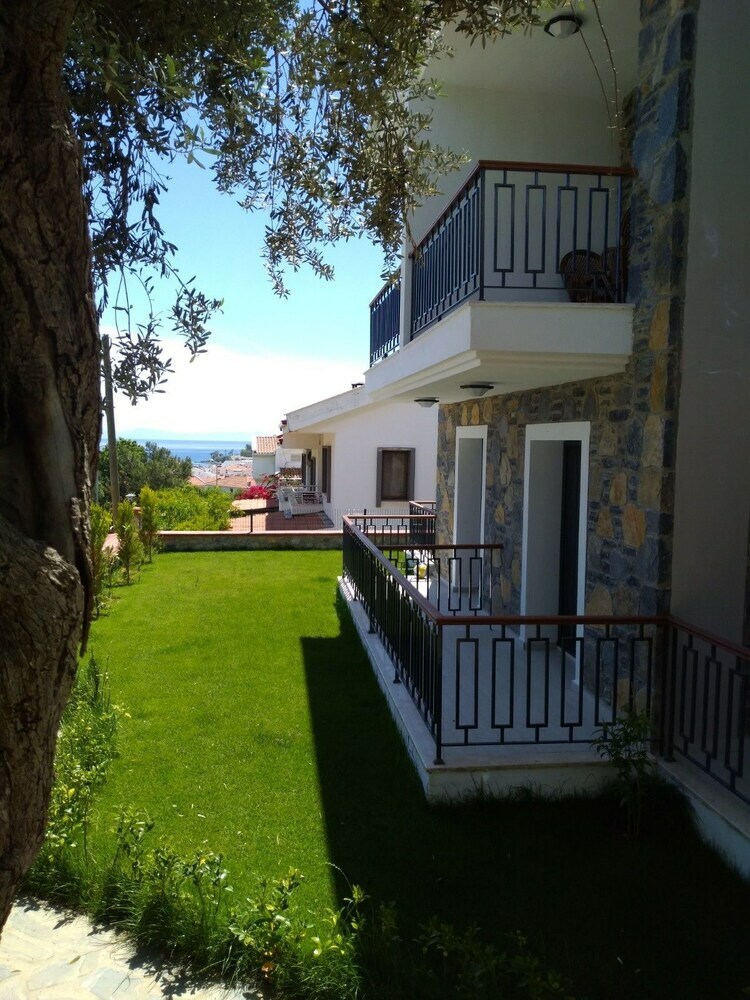 Pharos Boutique Hotel