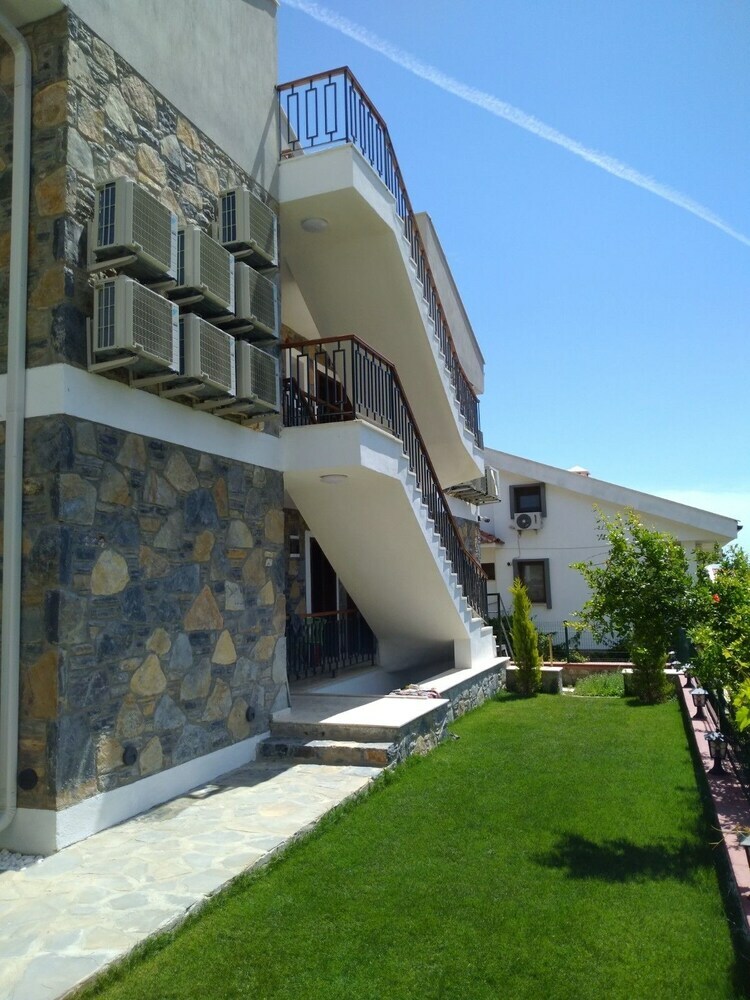 Pharos Boutique Hotel