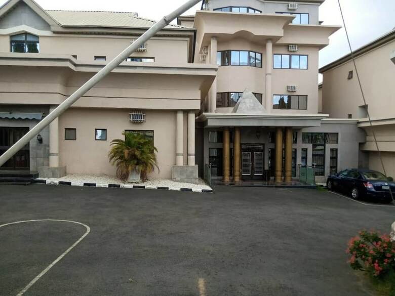 Commordore Hotel