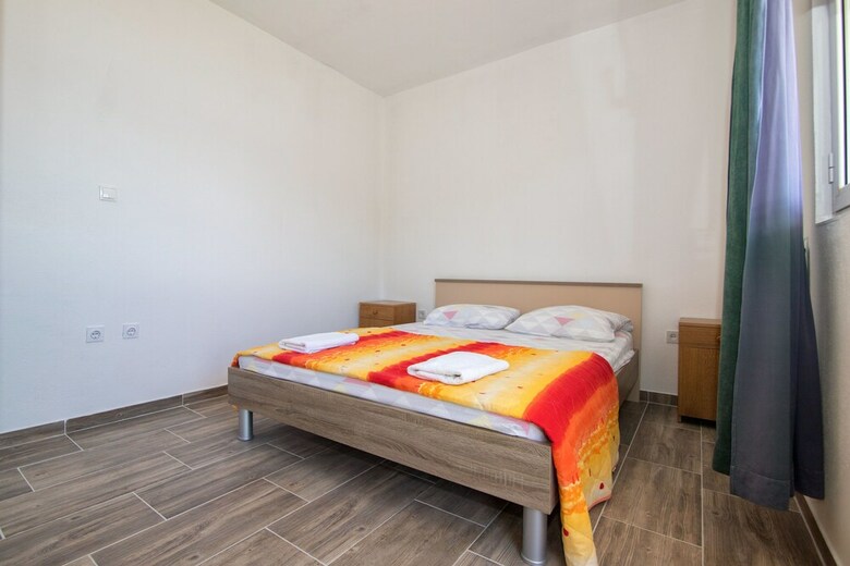 Apartments Jakov