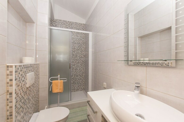 Apartments And Room Central Position