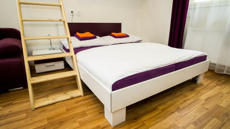 Flying Bed Apartment Close To Castle