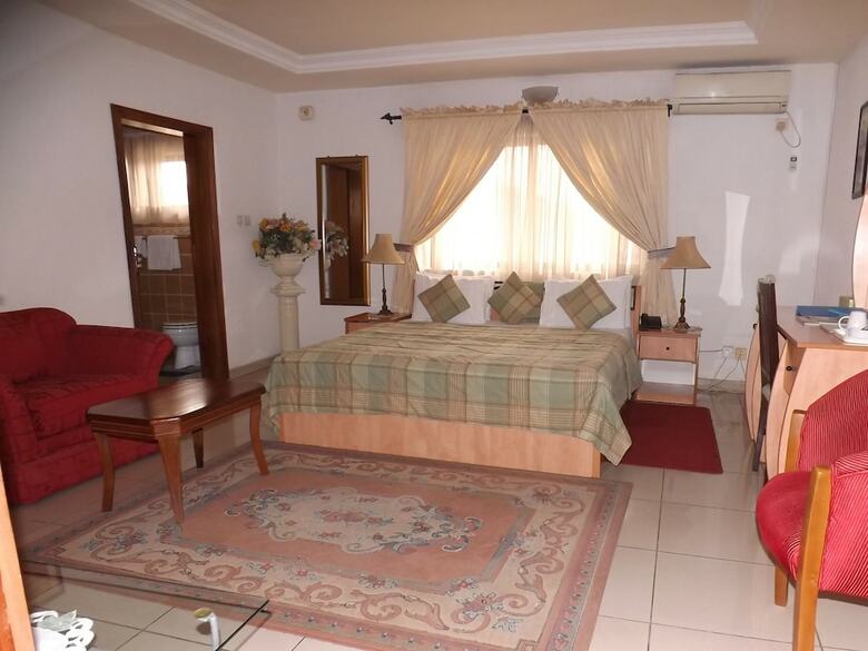 Hotel La Playa Suites