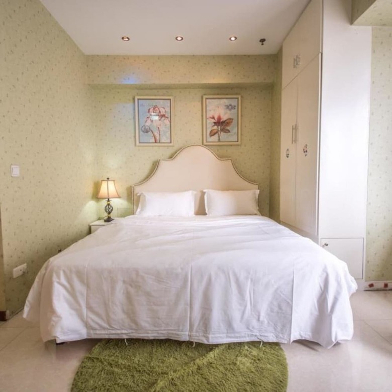 Swan Apartment