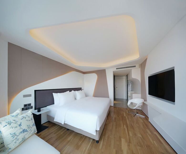 Flyzoo Hotel -- Alibaba