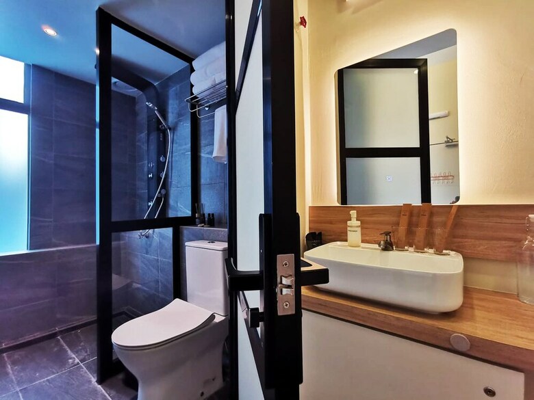 Hotel Oikos Poshtel