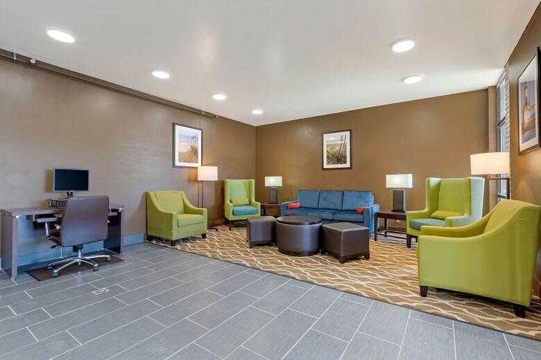 Hotel Comfort Inn & Suites