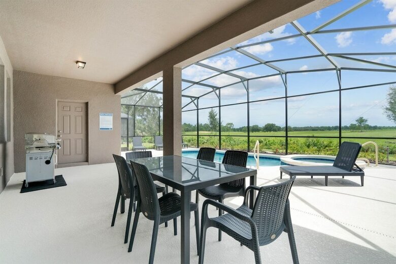 5br Pool Home W Gameroom