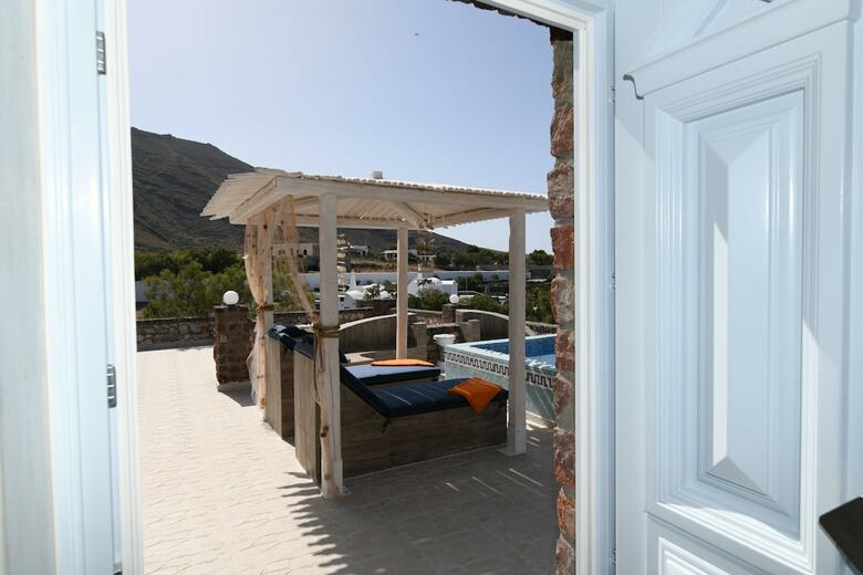 Starlight Luxury Seaside Villa