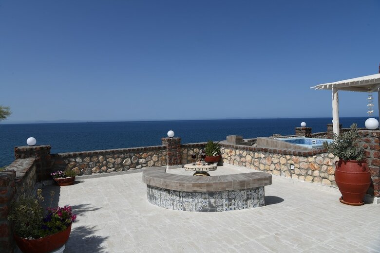 Starlight Luxury Seaside Villa