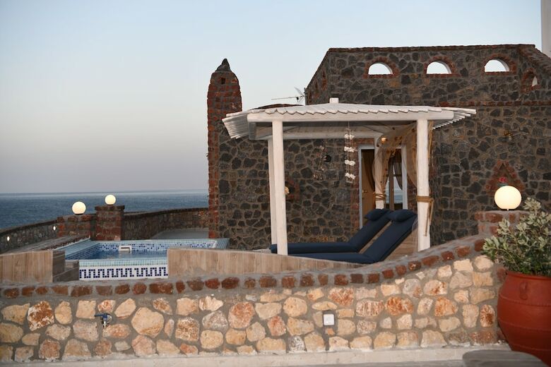 Starlight Luxury Seaside Villa