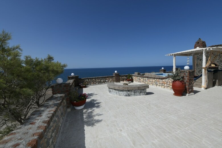 Starlight Luxury Seaside Villa