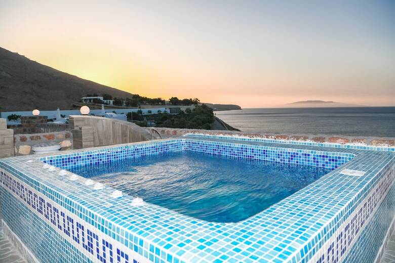 Starlight Luxury Seaside Villa