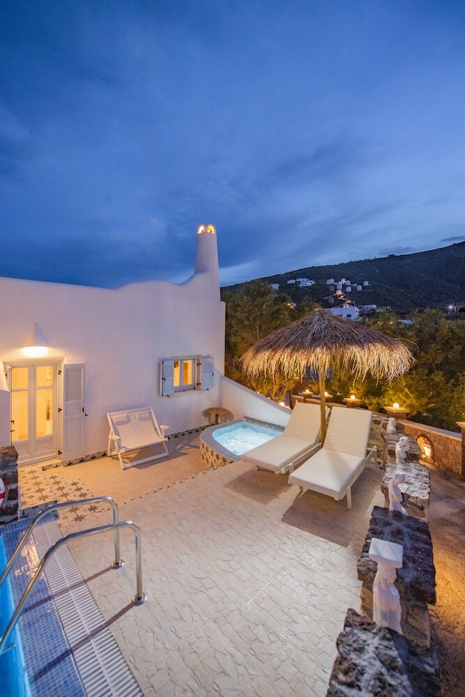 Starlight Luxury Seaside Villa