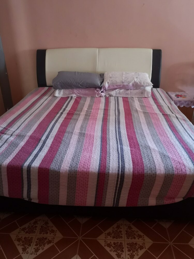 Hotel Mulu Diana Homestay