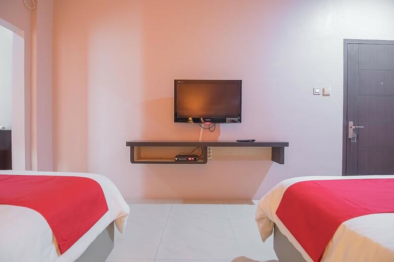 Hotel Reddoorz Plus @ Tanjung Pandan Belitung 2