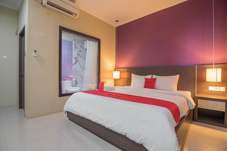 Hotel Reddoorz Plus @ Tanjung Pandan Belitung 2