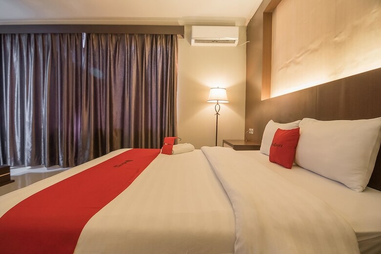 Hotel Reddoorz Plus @ Tanjung Pandan Belitung 2