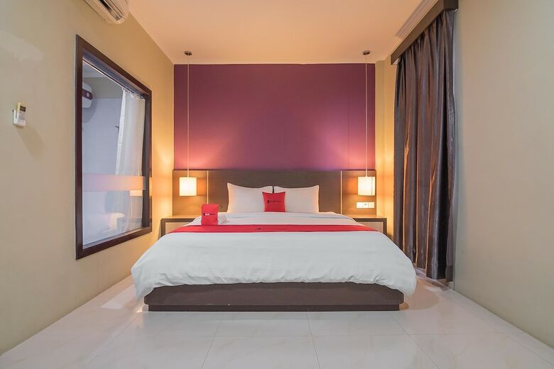 Hotel Reddoorz Plus @ Tanjung Pandan Belitung 2