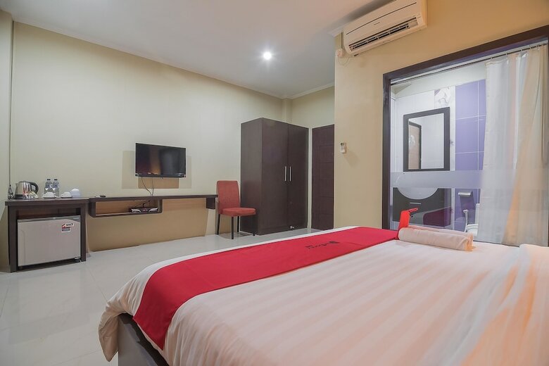 Hotel Reddoorz Plus @ Tanjung Pandan Belitung 2
