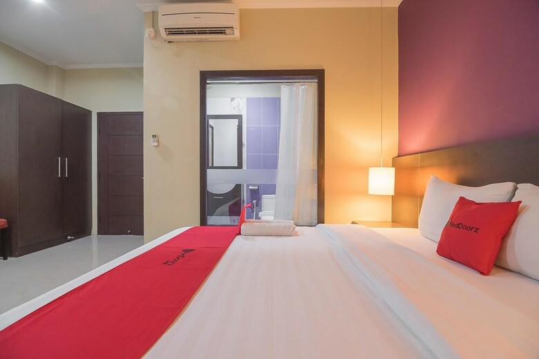 Hotel Reddoorz Plus @ Tanjung Pandan Belitung 2