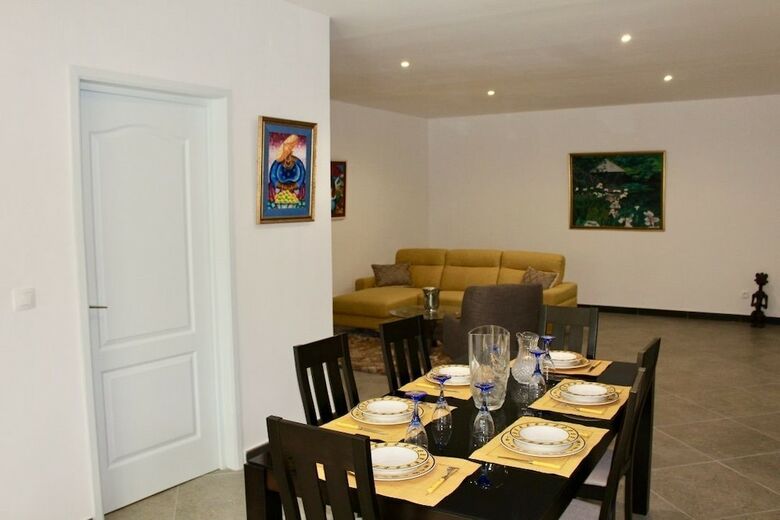 Apartamentos Guest House de Treichville